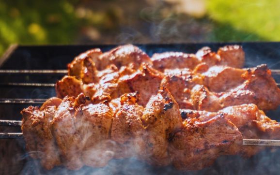 একটু বেশি মাংস খেলেই কি শরীর গরম লাগে?