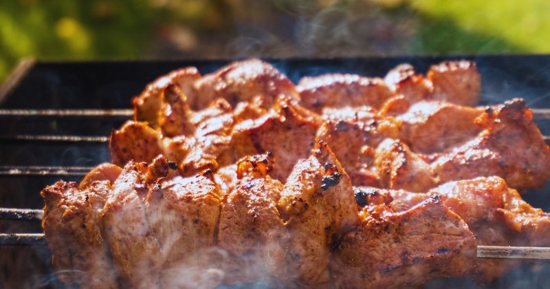 একটু বেশি মাংস খেলেই কি শরীর গরম লাগে?