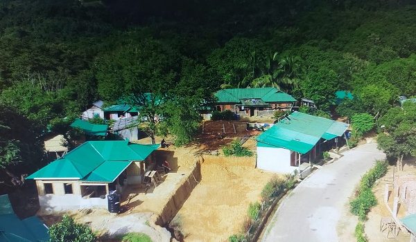 পর্যটকদের মুগ্ধ করে বান্দরবানের মুনলাই পাড়া!