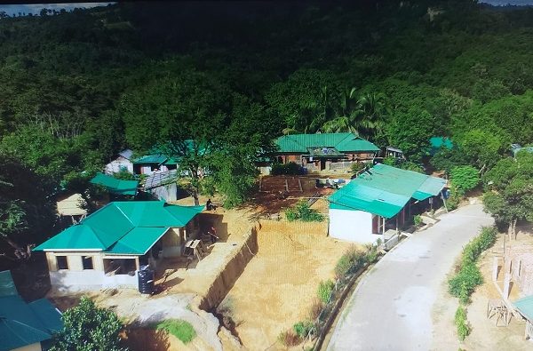 পর্যটকদের মুগ্ধ করে বান্দরবানের মুনলাই পাড়া!