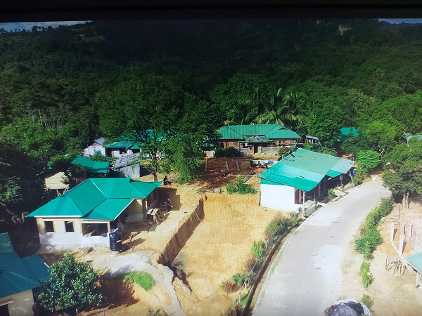 পর্যটকদের মুগ্ধ করে বান্দরবানের মুনলাই পাড়া!