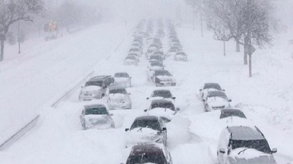 যুক্তরাষ্ট্রে তুষারঝড় ছয় হাজার ফ্লাইট বাতিল