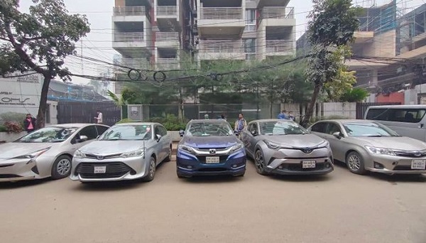 যারা কিনলেন ইভ্যালির ৭ গাড়ি