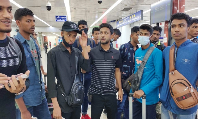 যে কারণে ১৯ বাংলাদেশিকে ফেরত পাঠিয়েছে মালয়েশিয়া