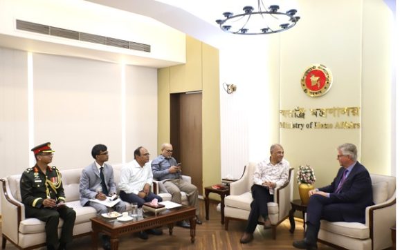 শান্তিরক্ষা মিশনে আরও নারীসহ বেশি সদস্য নেয়ার অনুরোধ স্বরাষ্ট্র উপদেষ্টার