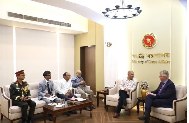 শান্তিরক্ষা মিশনে আরও নারীসহ বেশি সদস্য নেয়ার অনুরোধ স্বরাষ্ট্র উপদেষ্টার