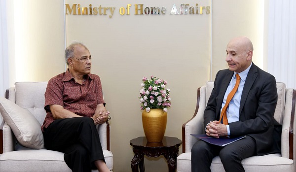 অবৈধ অভিবাসন বন্ধ  ও পুলিশের সামর্থ্য বৃদ্ধিতে পাশে থাকবে ইতালি