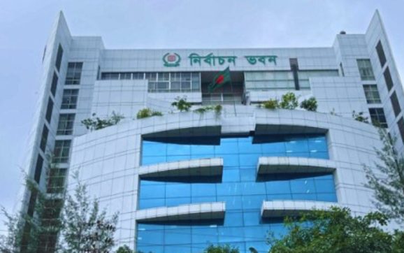 ভোটের দায়িত্বে থাকা কর্মচারীদের গণভোটের  প্রচারণা নিষিদ্ধ