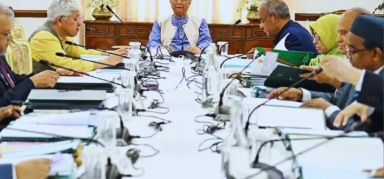 ভোটের আগে লুট হওয়া অস্ত্র উদ্ধার করতেই হবে: প্রধান উপদেষ্টা