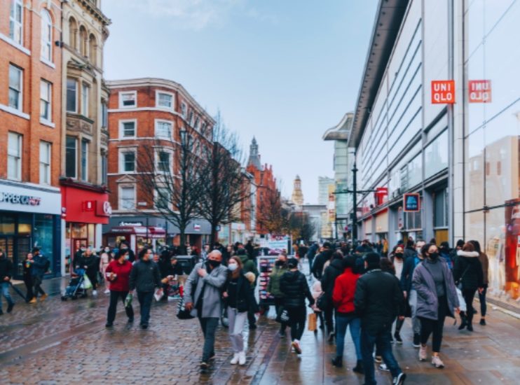 ব্রিটেনে গভীর দারিদ্র্যের ছায়া: ৬৮ লাখ মানুষ সংকটে