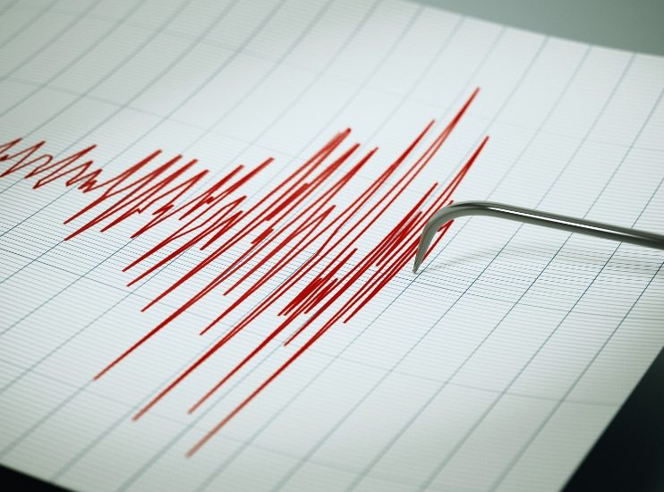 সাড়ে চার ঘণ্টায় ১৩ দফা ভূমিকম্পে কেঁপে উঠল সিকিম, আতঙ্কে কাটাল রাত