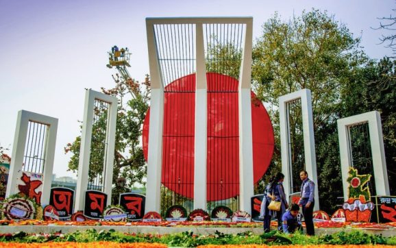 বিনম্র শ্রদ্ধায় মহান শহীদ দিবস ও আন্তর্জাতিক মাতৃভাষা দিবস পালন করছে দেশ