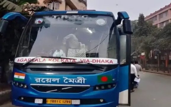 দেড় বছরের দীর্ঘ বিরতি শেষে ফের সচল ঢাকা-আগরতলা-কলকাতা আন্তঃদেশীয় বাস সার্ভিস