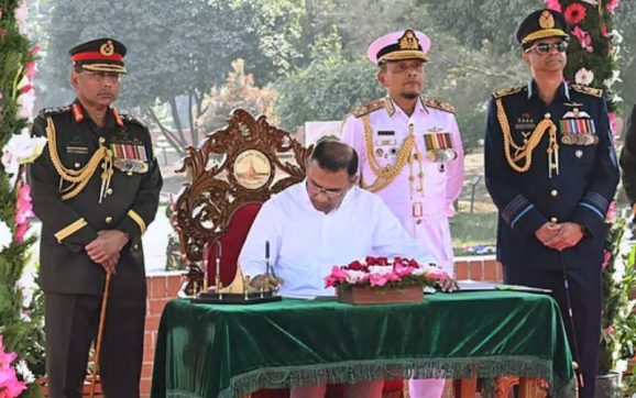 মুক্তিযুদ্ধের শহীদদের স্মরণে জাতীয় স্মৃতিসৌধে প্রধানমন্ত্রী তারেক রহমানের শ্রদ্ধাঞ্জলি