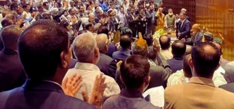 শুল্কমুক্ত গাড়ি-সরকারি প্লট ছাড়লেন বিএনপির এমপিরা: দলীয় সভায় সিদ্ধান্ত