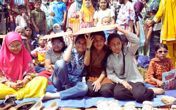 ছুটির দিনে বইমেলায় প্রথম শিশুপ্রহরে উৎসবের আমেজ!