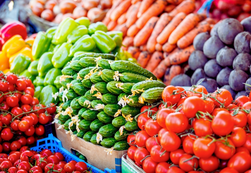 রমজানের শুরুতেই দামের ঊর্ধ্বগতি: প্রয়োজনীয় পণ্যের মূল্যবৃদ্ধিতে চাপে সাধারণ মানুষ