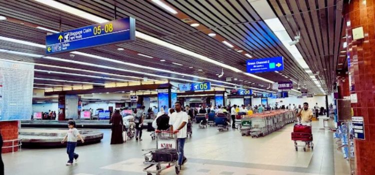 আকাশপথ বন্ধ, হাজারো ফ্লাইট বাতিল; জেনে নিন যাত্রীর অধিকার