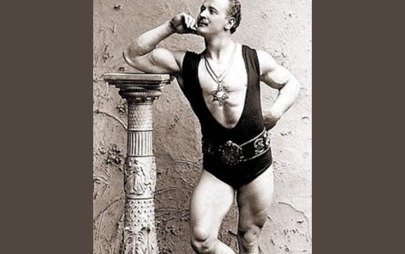 আধুনিক বডি বিল্ডিংয়ের জনকের নামেই পরিচিতি পায় ‘স্যান্ডো গেঞ্জি’!