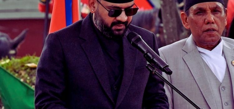 মাইক থেকে সিংহাসন: শপথ নিলেন নেপালের নতুন প্রধানমন্ত্রী ‘বালেন’