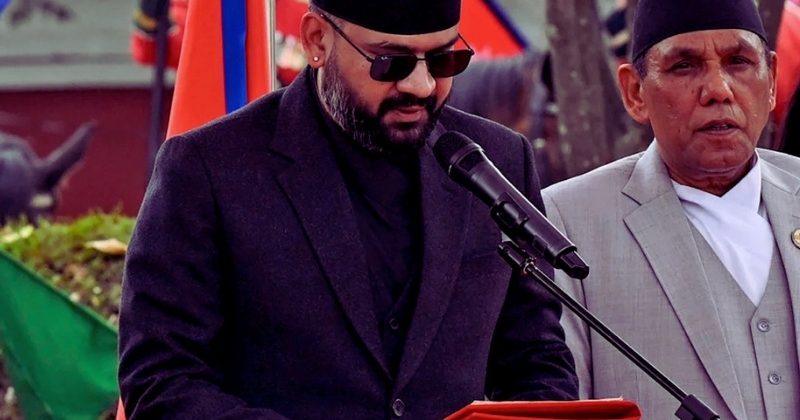 মাইক থেকে সিংহাসন: শপথ নিলেন নেপালের নতুন প্রধানমন্ত্রী ‘বালেন’