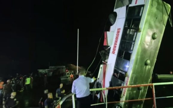 পদ্মার বাসডুবি: বেড়েই চলেছে মৃতের সংখ্যা