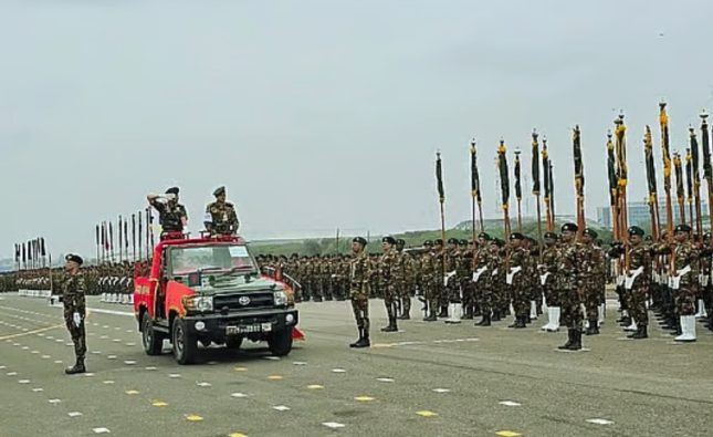 স্বাধীনতা দিবস: প্যারেড স্কোয়ারে ফ্লাইপাস্ট ও কুচকাওয়াজ