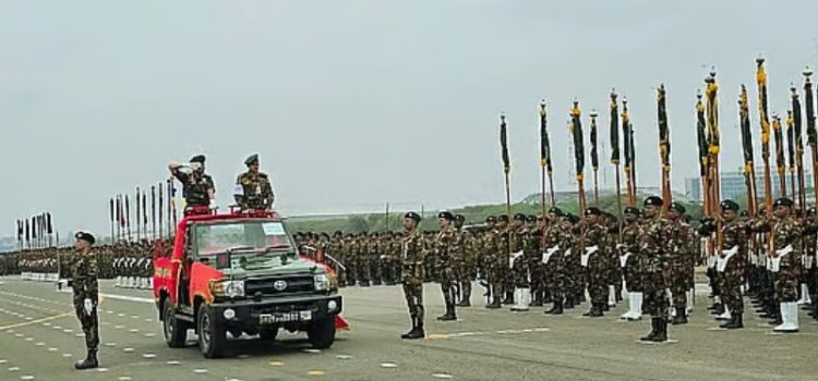 স্বাধীনতা দিবস: প্যারেড স্কোয়ারে ফ্লাইপাস্ট ও কুচকাওয়াজ
