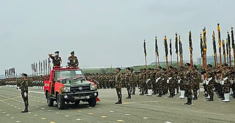 স্বাধীনতা দিবস: প্যারেড স্কোয়ারে ফ্লাইপাস্ট ও কুচকাওয়াজ