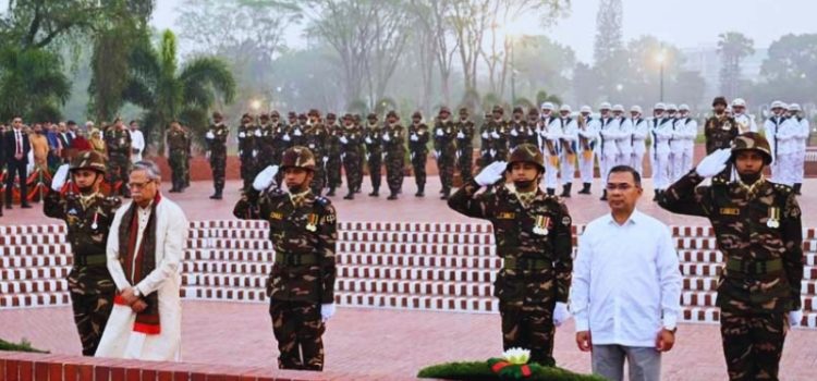 স্মৃতিসৌধে পুষ্পস্তবক অর্পণ রাষ্ট্রপতি ও প্রধানমন্ত্রীর