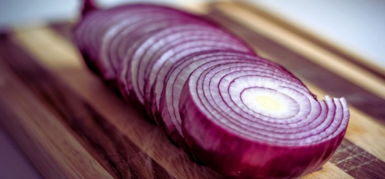 ভাতের সাথে কাঁচা পেঁয়াজ; কার জন্য এই অভ্যাস মারাত্মক!