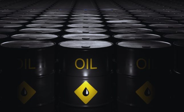 ইরানের বিদ্যুৎকেন্দ্রে হামলা স্থগিত, কমেছে তেলের দাম